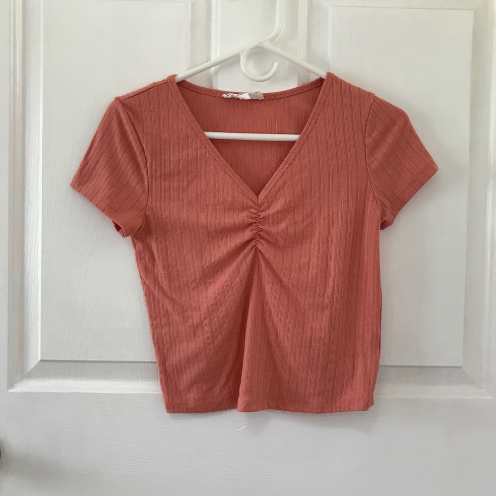 Hippie Rose short sleeve muted orange t-shirt in Women’s Junior’s Size Small